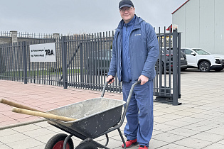 Субботник в СЭЗ «Могилёв»: порядок на благоустроенной территории - Фото 1