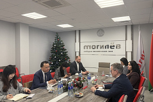 В администрации СЭЗ «Могилев» состоялась встреча с представителями китайской компании – экспортером полных комплектов оборудования, сотрудничающего со многими крупными заводами по производству электромеханического оборудования в Китае - Фото 1